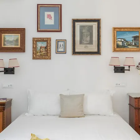 Iflat Campo De' Fiori Brand New & Bright