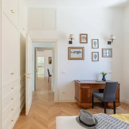 Apartment Iflat Campo De' Fiori Brand New & Bright Rome